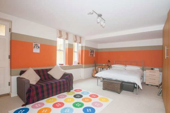 5 Bedroom Semi-Detac...